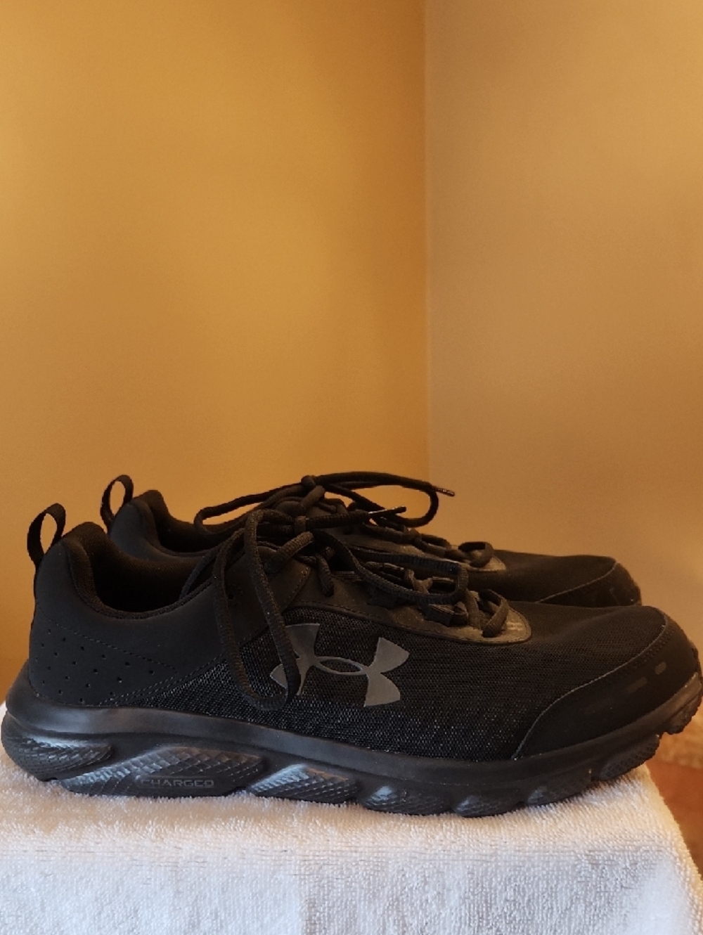 Under Armour Black Men's Low-Top Athletic Trainers